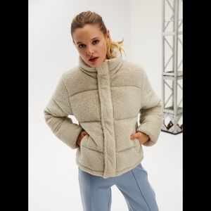 Aritzia TNA Super Puff